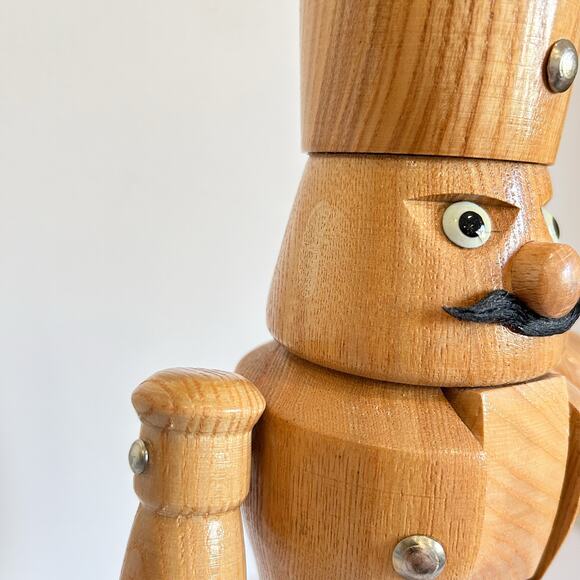 Vintage Erzgebirge Natural Wood German Nutcracker - Picture 8 of 8